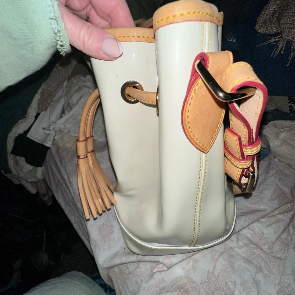 Dooney & Bourke Cream and Tan Bucket Bag - Picture 4 of 7